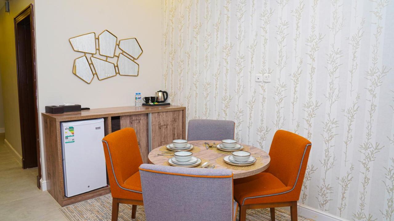 Clowzer Hotel Appartments Riaad Buitenkant foto